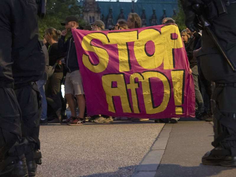 „Wir brauchen eine Linke, die wieder glaubwürdig für einen grundlegenden Bruch mit den bestehenden Verhältnissen steht“               Ein Interview mit revolutioären Jugendlichen in&nbsp;Sachsen-Anhalt